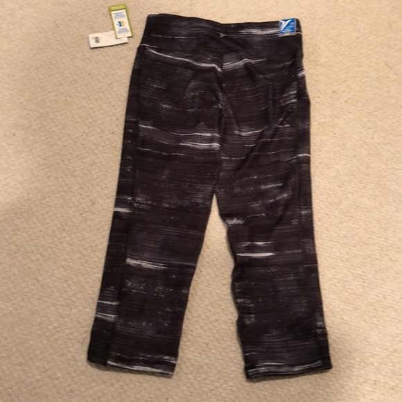 NWT Old Navy Active L Leggings Capri - Picture 3 of 16